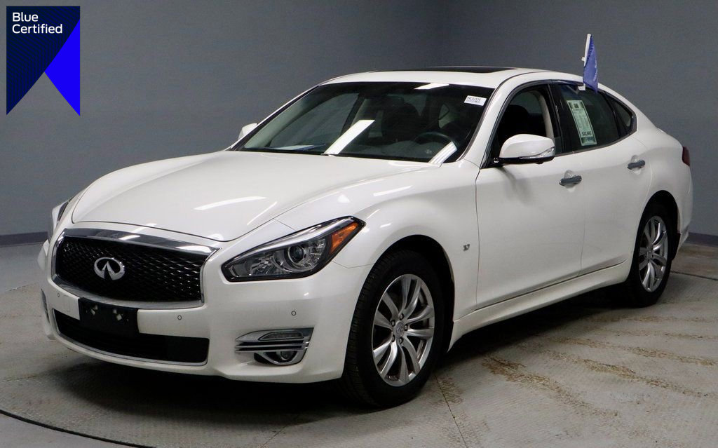 Used 2017 INFINITI Q70 3.7 w/ Technology Package image 1