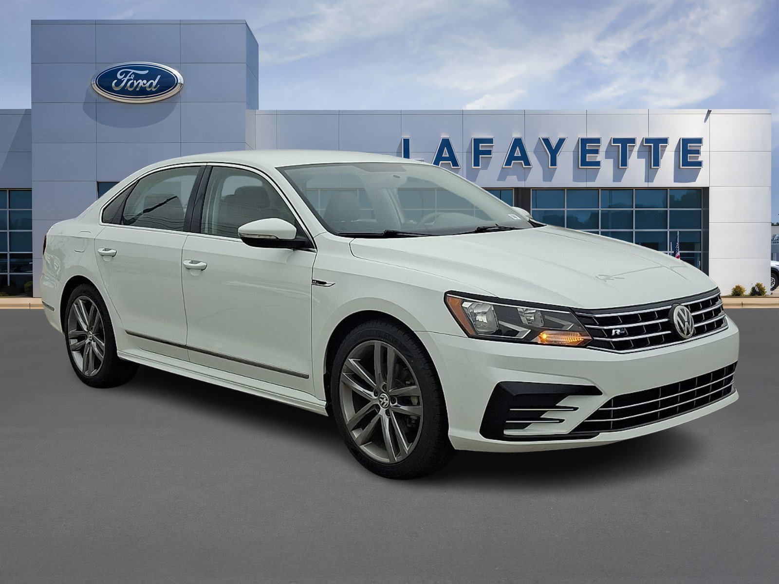 Used 2017 Volkswagen Passat 1.8T R-Line