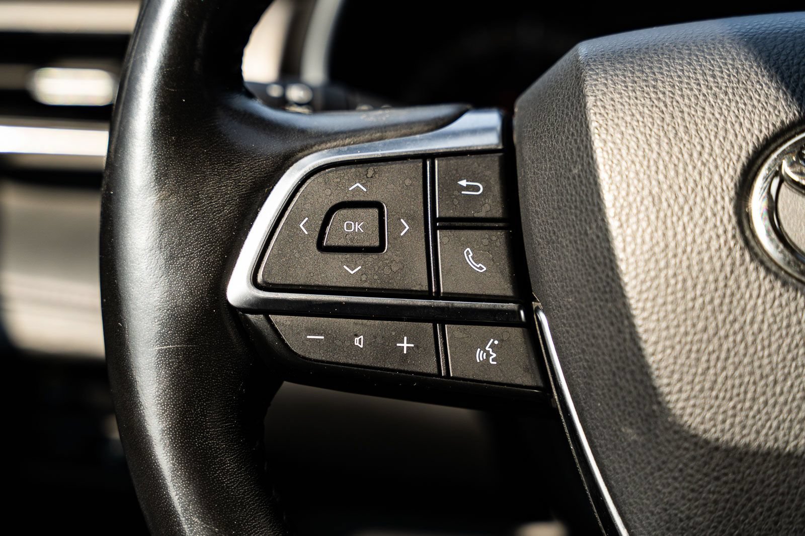Used 2020 Toyota Highlander Limited FWD image 26