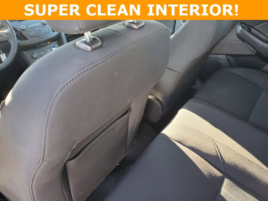 Certified 2016 Ford Focus SE w/ SE Sport Package image 10