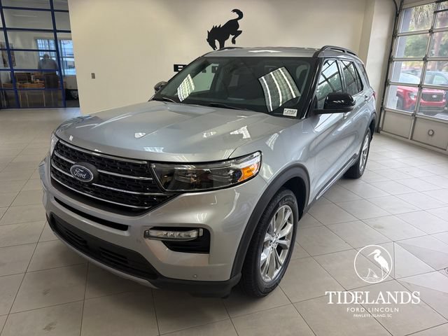 Certified 2024 Ford Explorer XLT w/ Equipment Group 202A AWD/4WD image 4