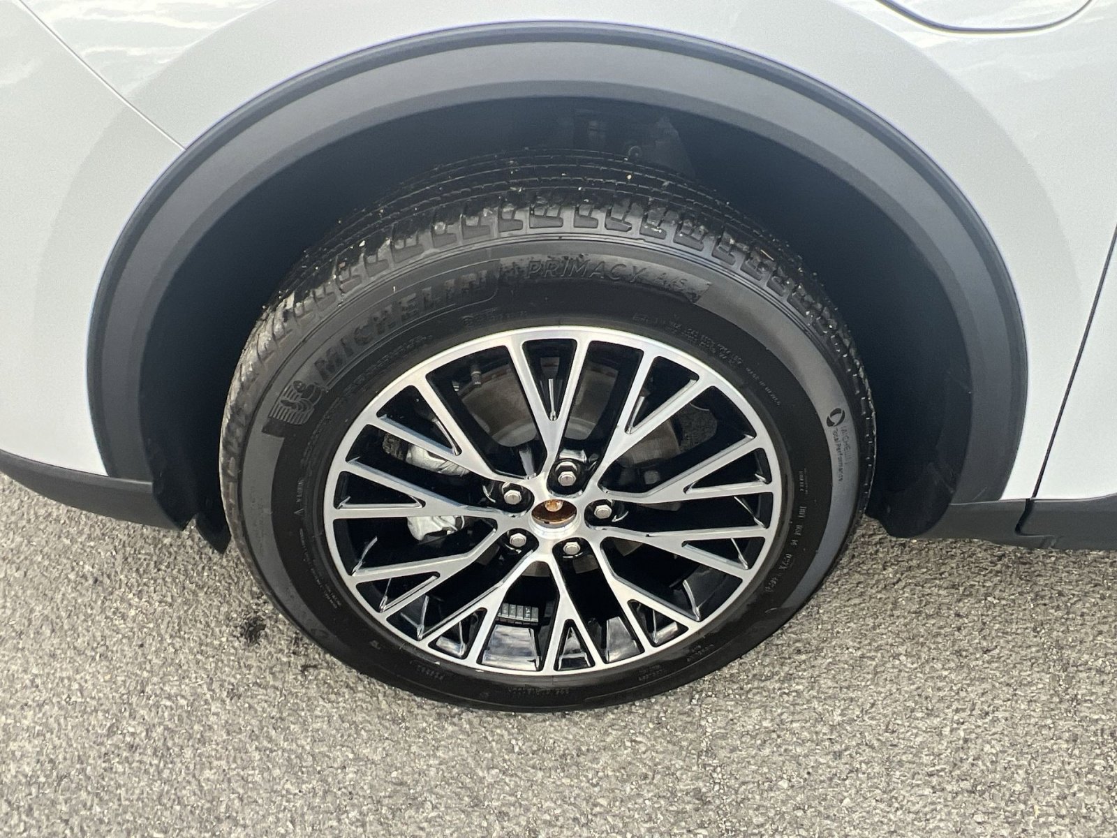 Certified 2025 Ford Escape SE image 12