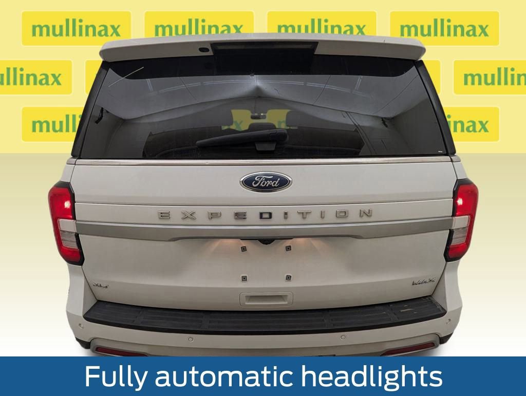 Certified 2023 Ford Expedition Max XLT image 4