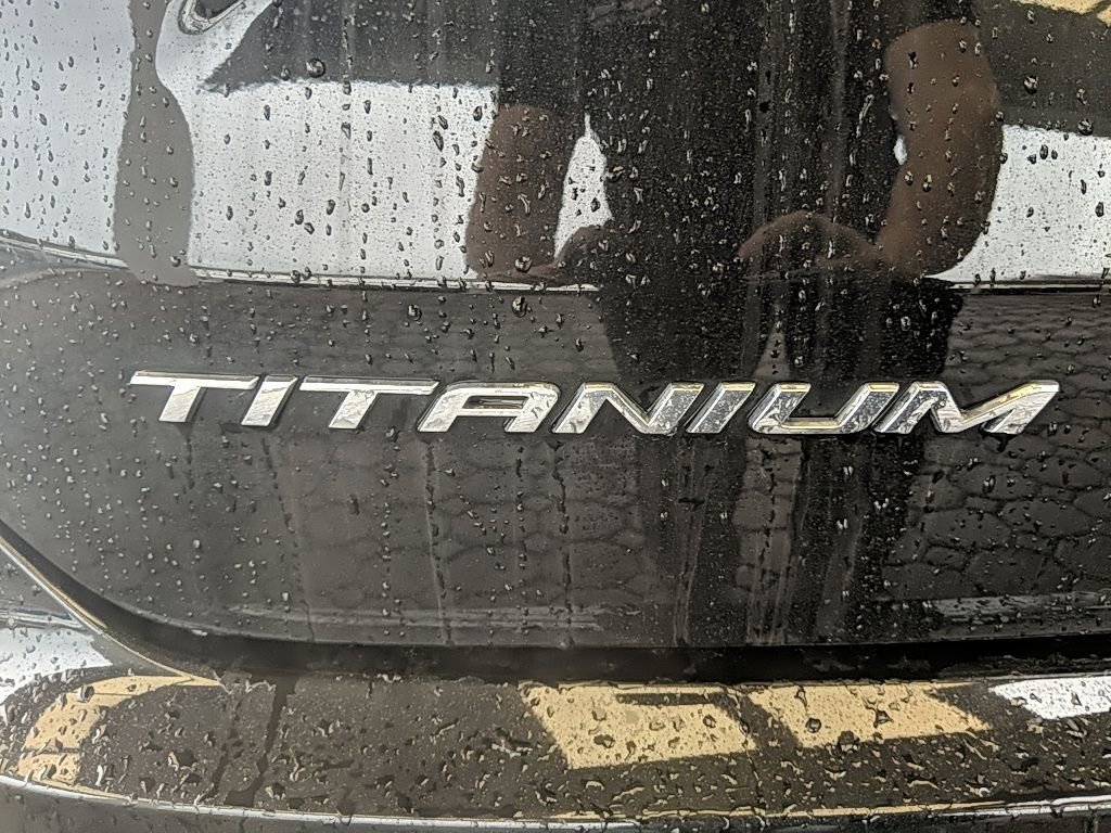 Certified 2024 Ford Edge Titanium w/ Equipment Group 301A image 7