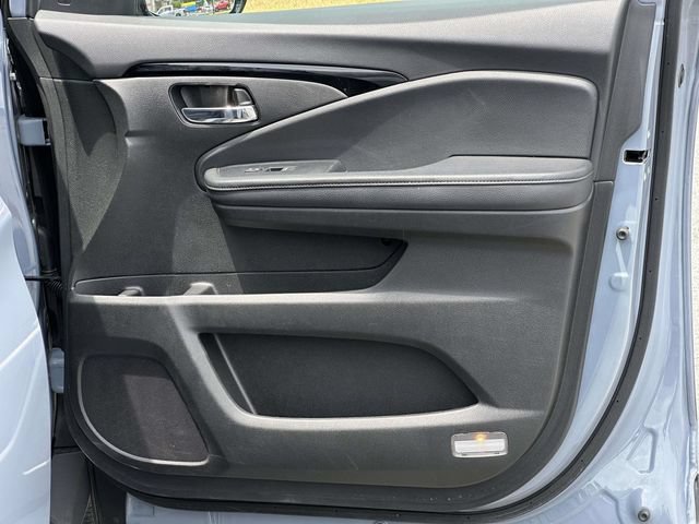 Used 2022 Honda Pilot Touring image 8