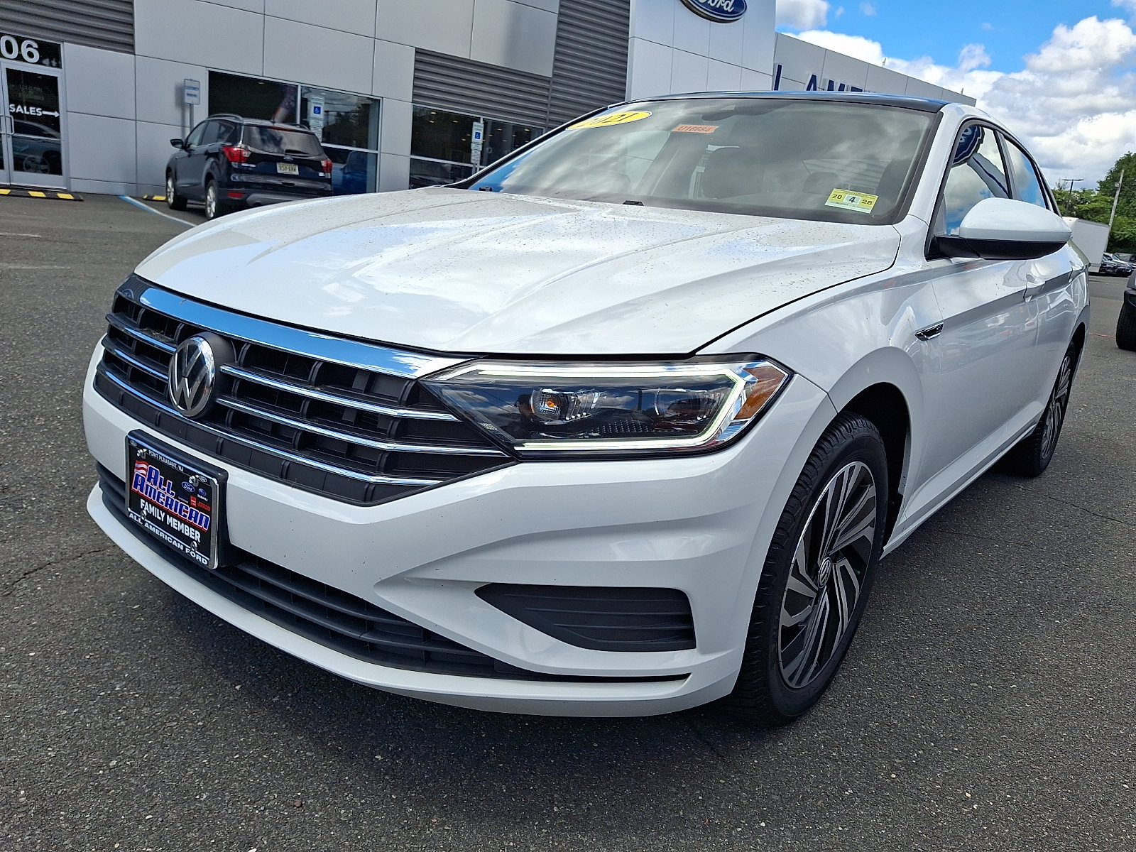 Used 2021 Volkswagen Jetta SEL FWD image 4