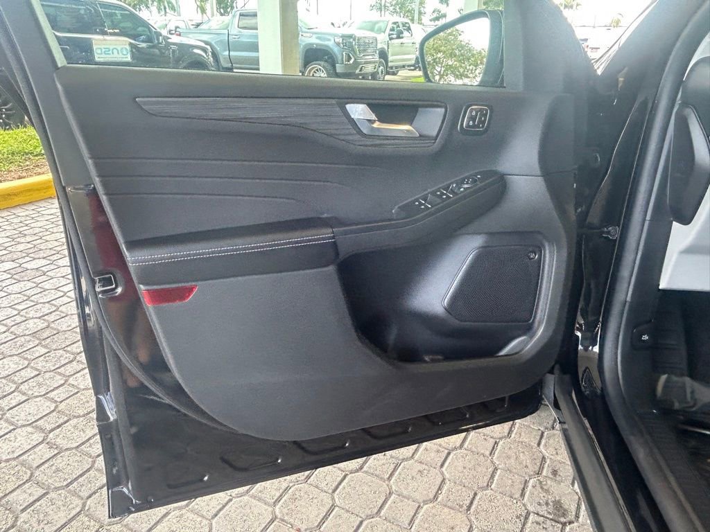 Certified 2024 Ford Escape SE w/ PHEV Premium Package FWD image 37
