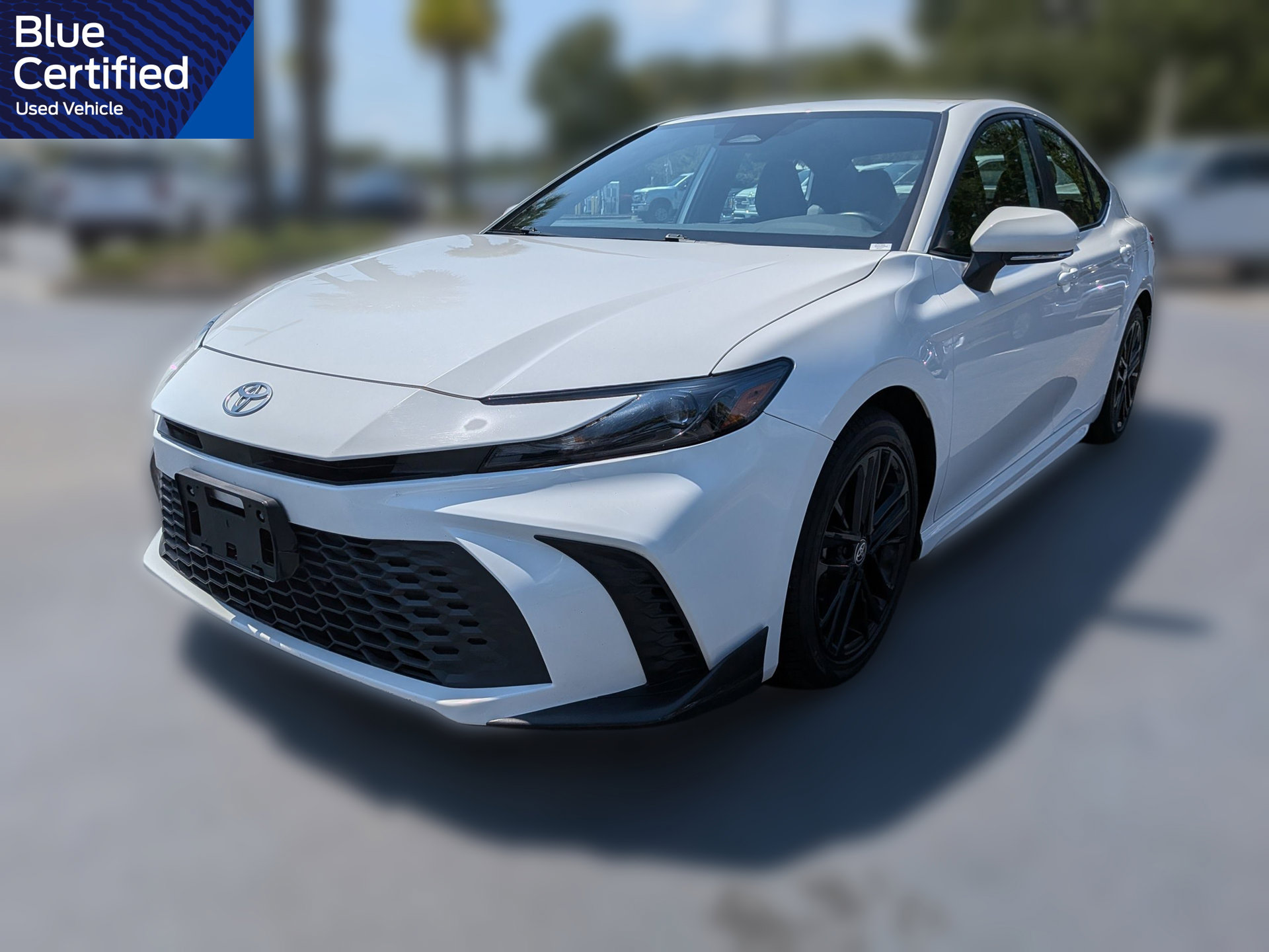 Used 2025 Toyota Camry SE FWD image 9