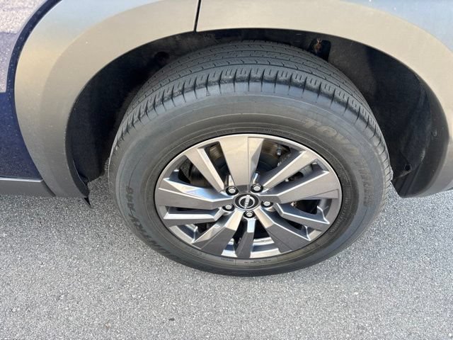 Used 2022 Nissan Pathfinder SV AWD/4WD image 7