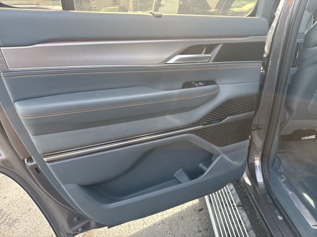 Used 2022 Jeep Grand Wagoneer Series III w/ Rear Seat Video Group 1 image 34