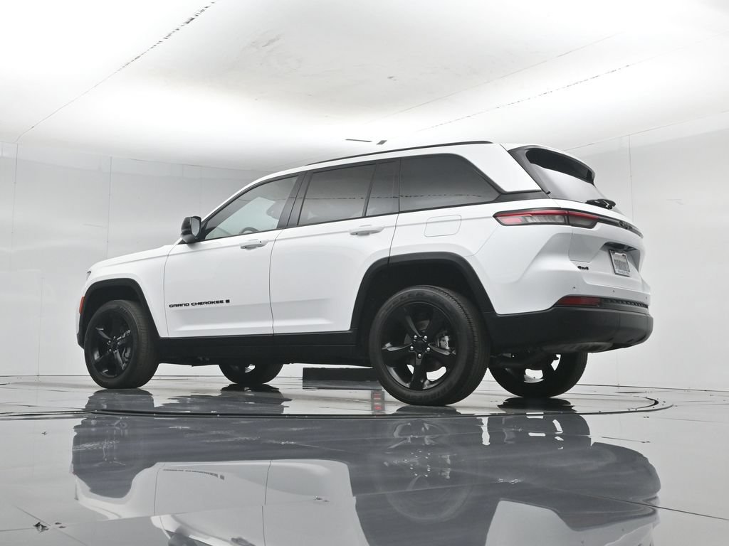Used 2023 Jeep Grand Cherokee Altitude AWD/4WD image 54