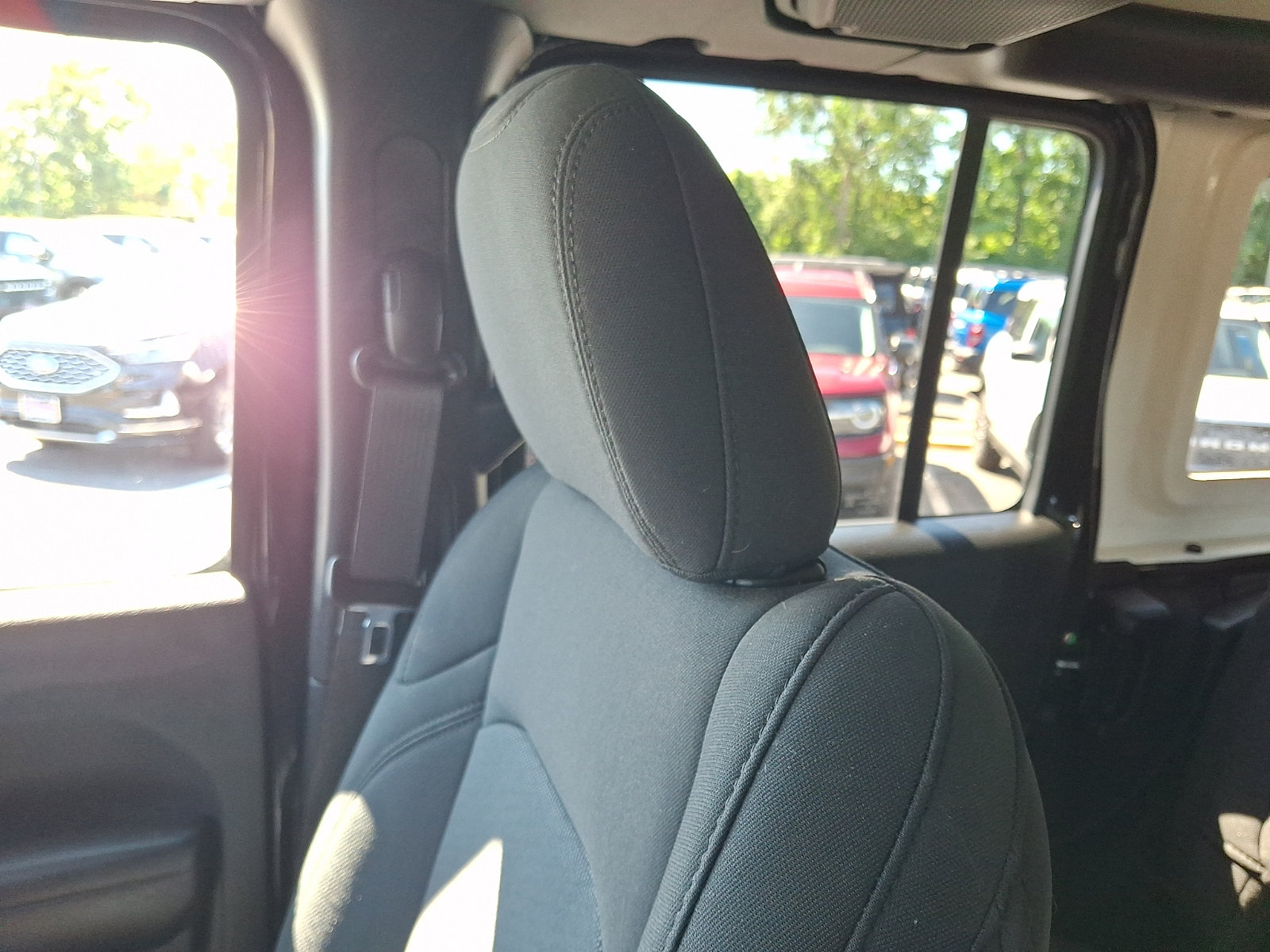 Used 2023 Jeep Wrangler Unlimited Sport AWD/4WD image 17
