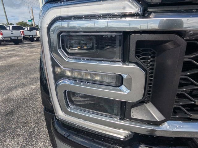 Certified 2025 Ford F450 Platinum w/ Platinum Plus Package AWD/4WD image 11