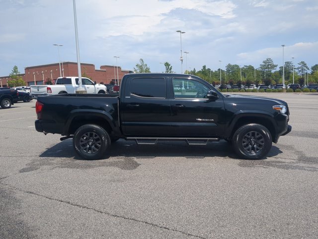 Used 2023 Toyota Tacoma SR5 w/ Technology Package AWD/4WD image 3