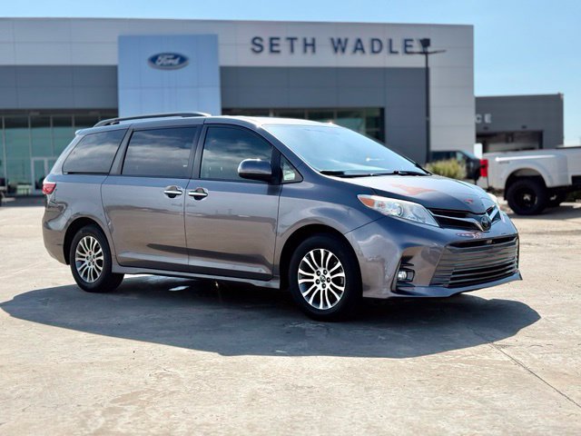 Used 2019 Toyota Sienna XLE w/ XLE Navigation Package