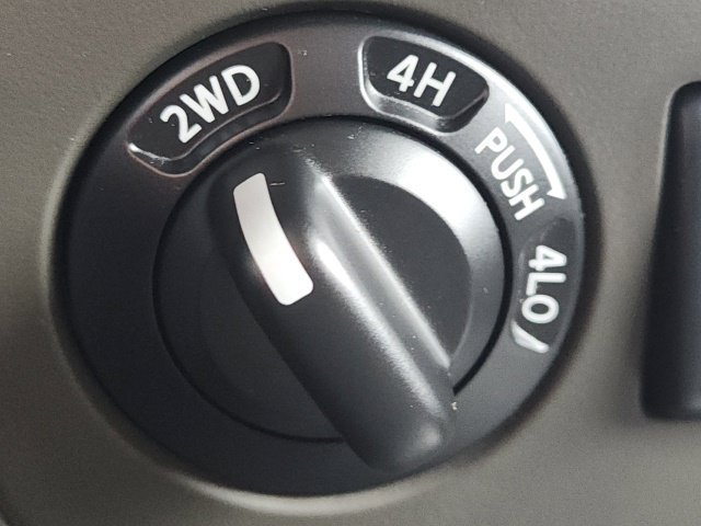 Used 2019 Nissan Frontier PRO-4X AWD/4WD image 19