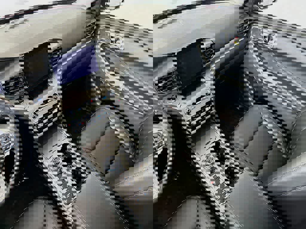 Certified 2022 Ford Explorer XLT w/ Equipment Group 202A image 14