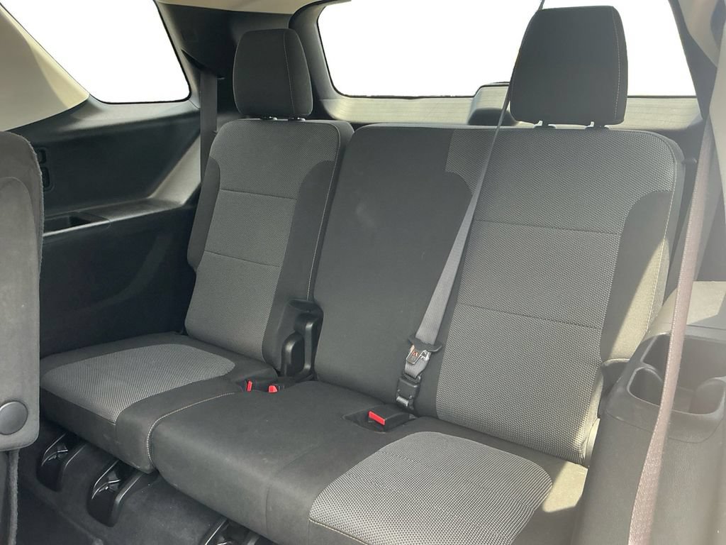 Used 2018 Chevrolet Traverse LT FWD image 21