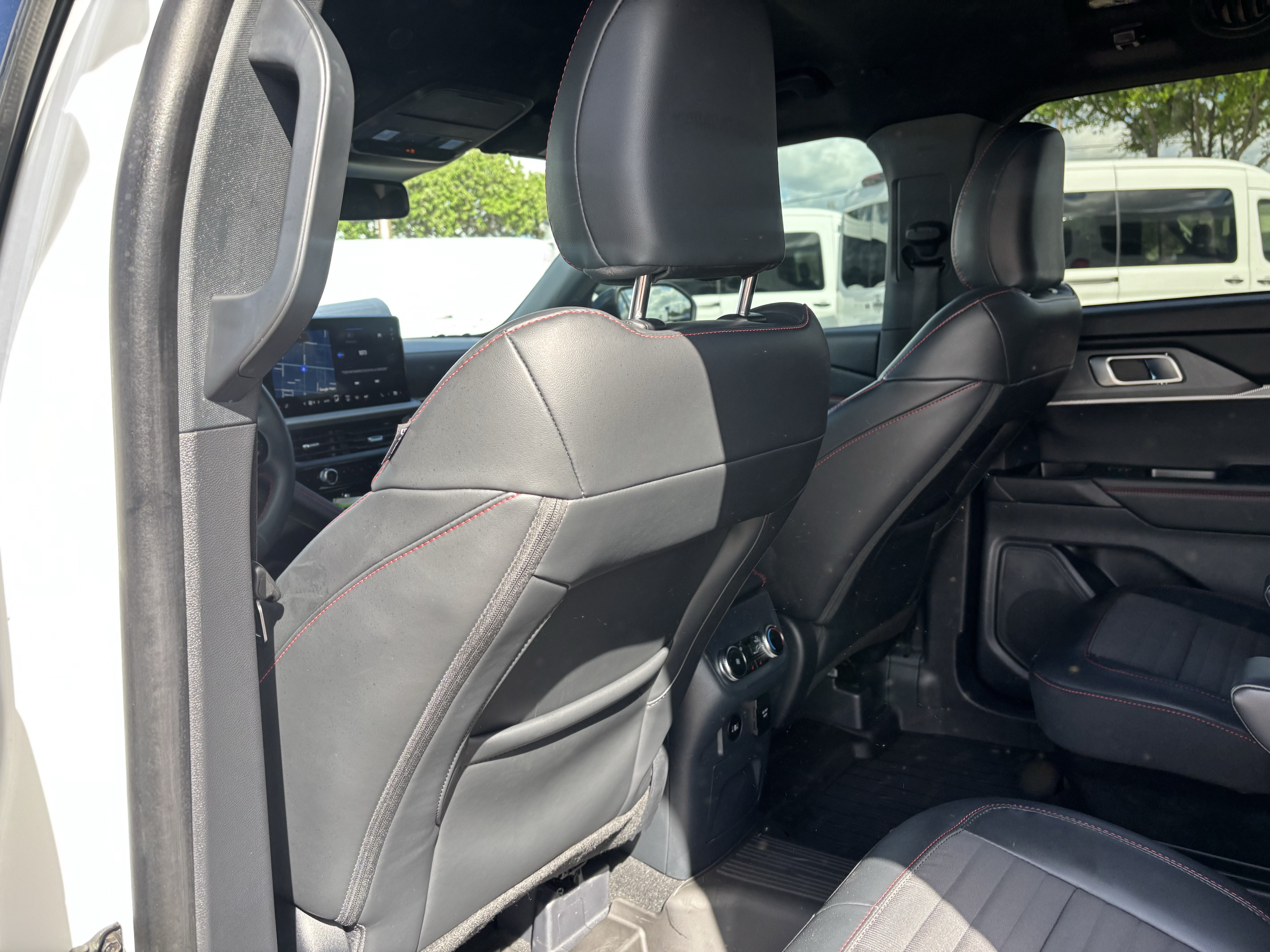 Certified 2026 Ford Explorer ST-Line w/ ST-Line Street Pack RWD image 17