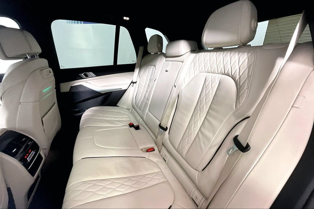 Used 2019 BMW X5 xDrive40i w/ Luxury Seating Package AWD/4WD image 21