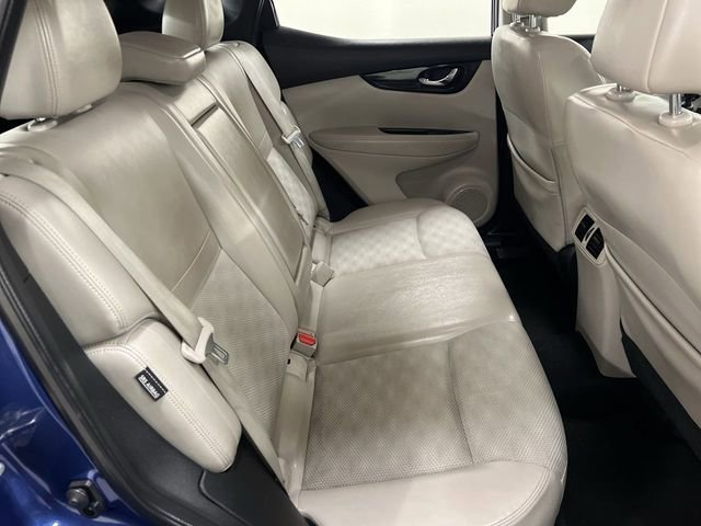 Used 2022 Nissan Rogue Sport SV w/ Technology Package image 7