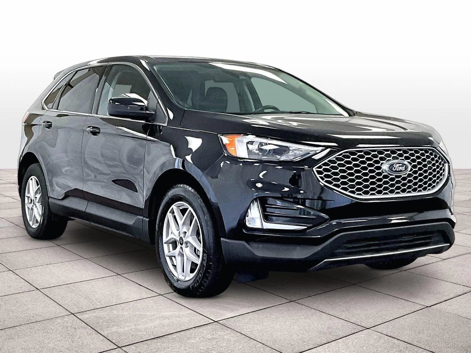 Certified 2023 Ford Edge SEL w/ Convenience Package image 2