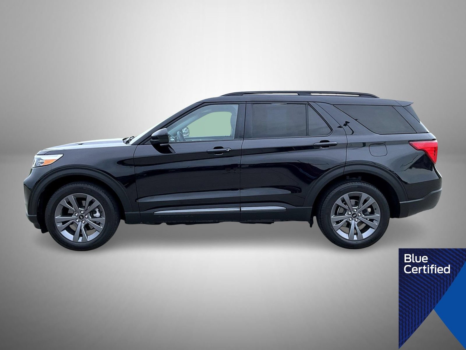 Certified 2023 Ford Explorer XLT w/ Equipment Group 202A AWD/4WD image 8