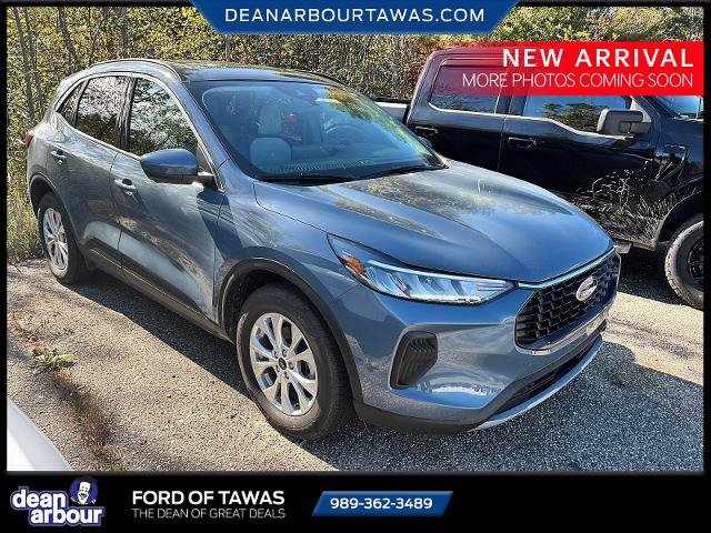 Certified 2023 Ford Escape Active w/ Tech Pack #2 AWD/4WD image 2