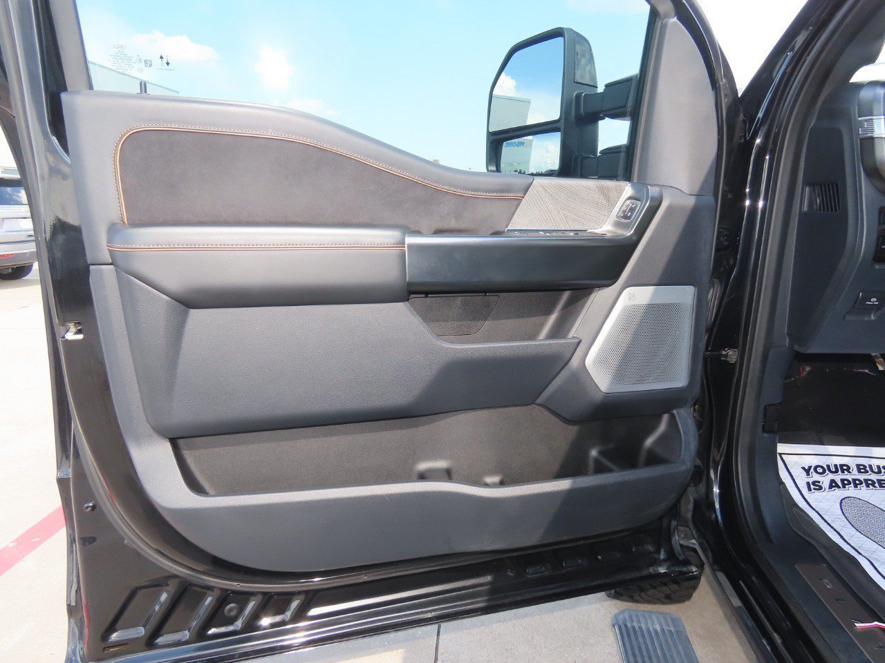 Certified 2024 Ford F350 Platinum w/ Tremor Off-Road Package AWD/4WD image 22