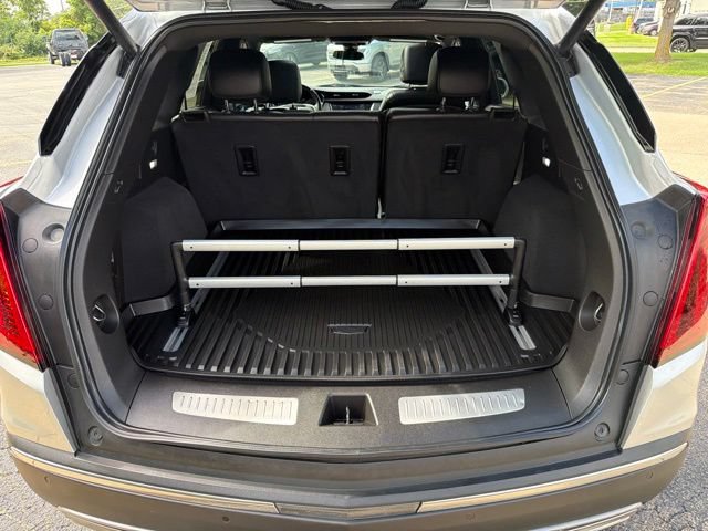 Used 2020 Cadillac XT5 Premium Luxury w/ LPO, Floor Liner Package AWD/4WD image 24