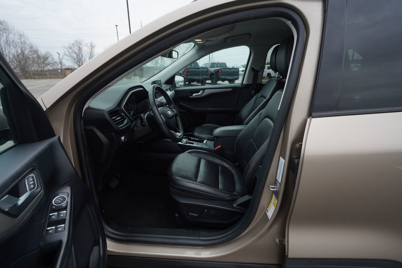 Certified 2021 Ford Escape SEL FWD image 12