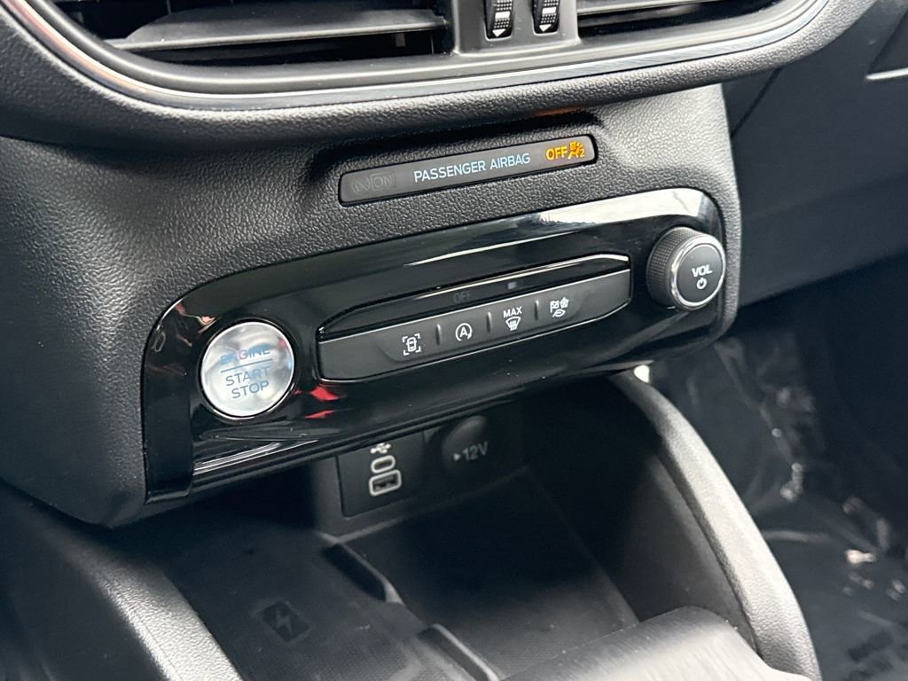 Certified 2025 Ford Escape Platinum image 23