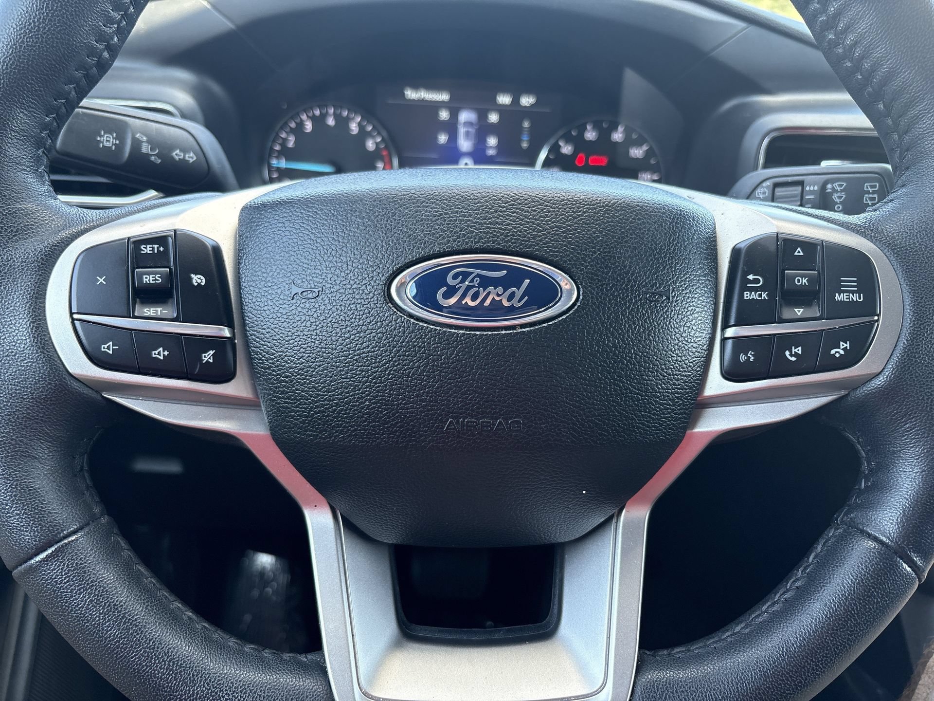 Certified 2024 Ford Explorer XLT w/ Equipment Group 202A AWD/4WD image 11