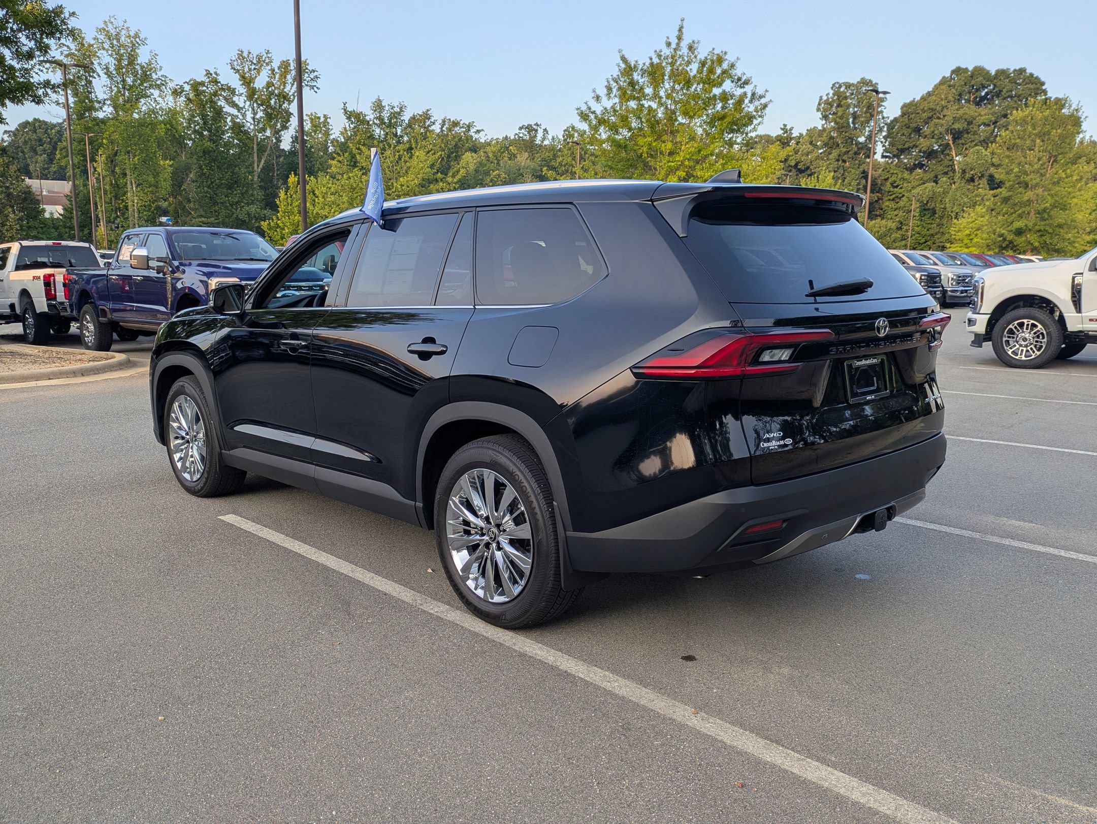 Used 2025 Toyota Grand Highlander AWD image 6