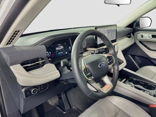 Certified 2025 Ford Explorer Active w/ Active Comfort Package RWD image 9
