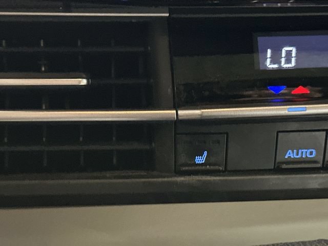 Used 2022 Toyota Sienna XLE FWD image 34