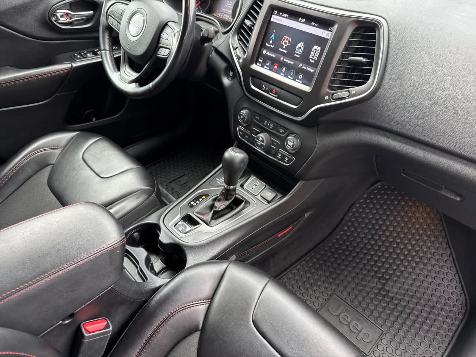 Used 2020 Jeep Cherokee Trailhawk w/ Comfort/Convenience Group AWD/4WD image 16