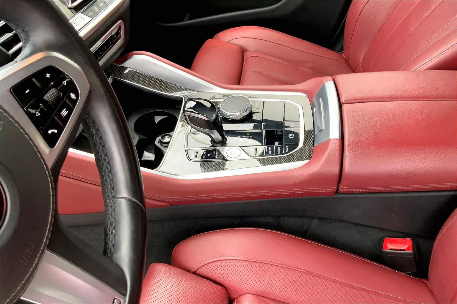 Used 2021 BMW X6 M50i w/ Premium Package AWD/4WD image 17