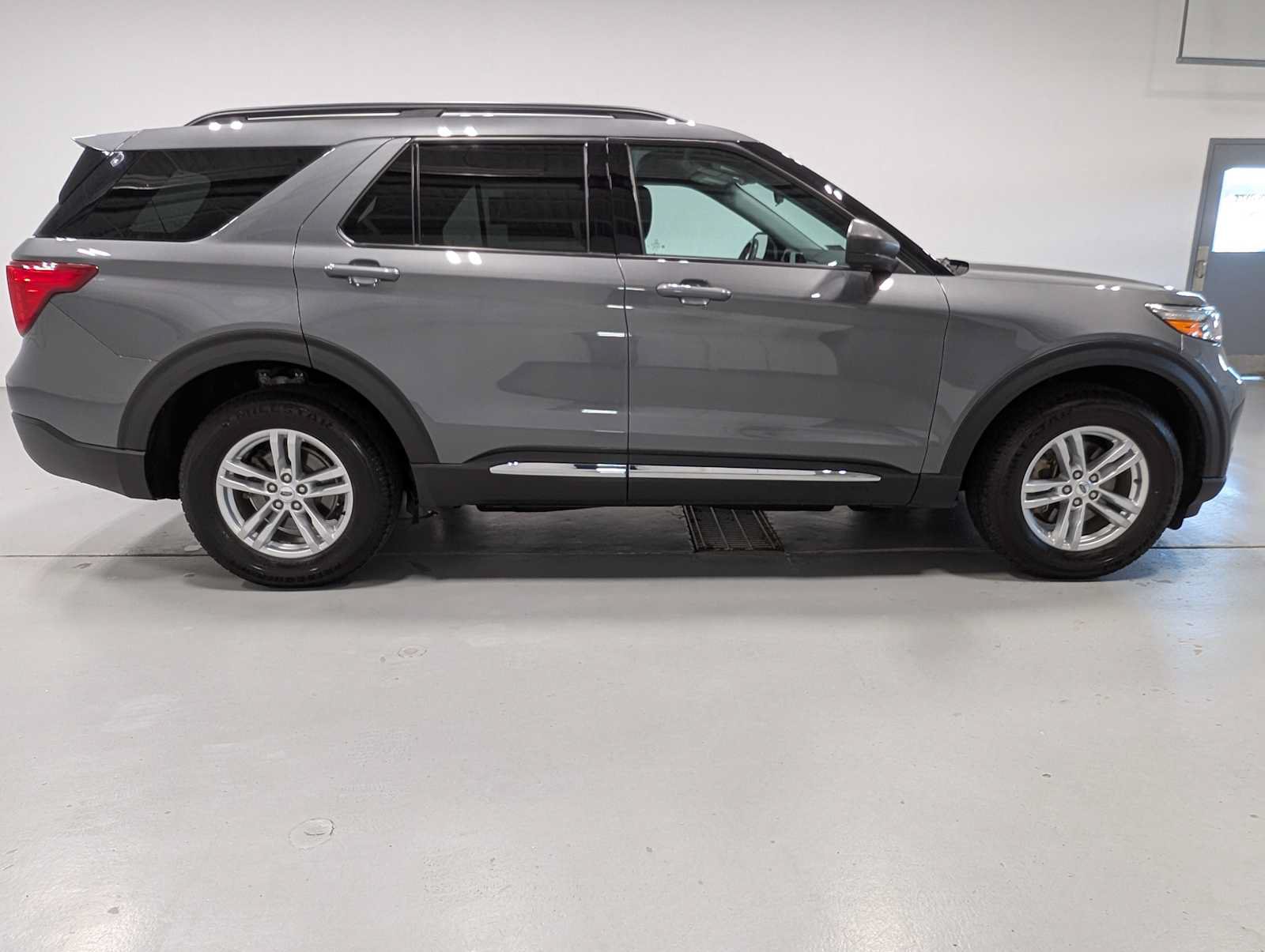 Certified 2023 Ford Explorer XLT AWD/4WD image 7
