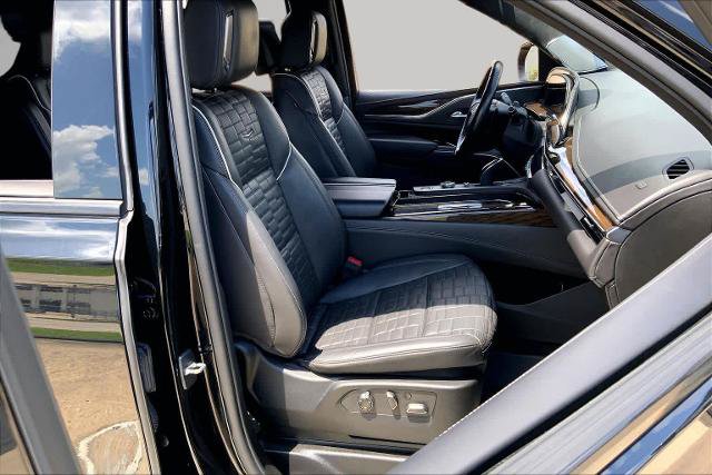 Used 2023 Cadillac Escalade Sport Platinum w/ LPO, ONYX Package AWD/4WD image 9