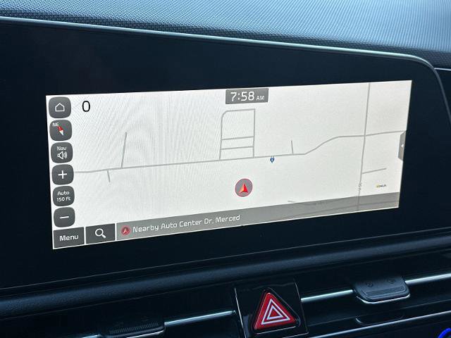 Used 2024 Kia Niro SX Touring image 18