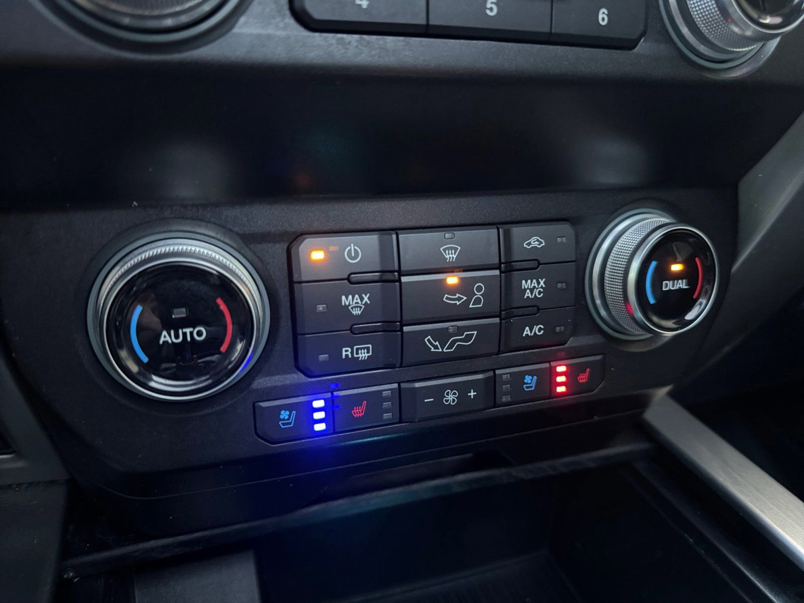 Certified 2020 Ford F150 Platinum w/ Equipment Group 701A Luxury image 26