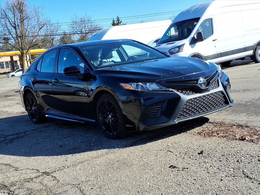 Used 2020 Toyota Camry SE image 7