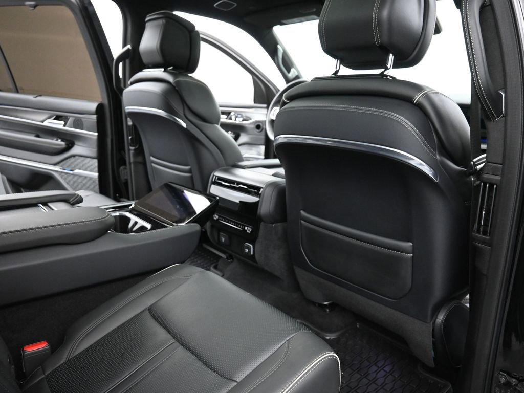 Used 2023 Jeep Grand Wagoneer Series II w/ Quick Order Packagew 28T image 14