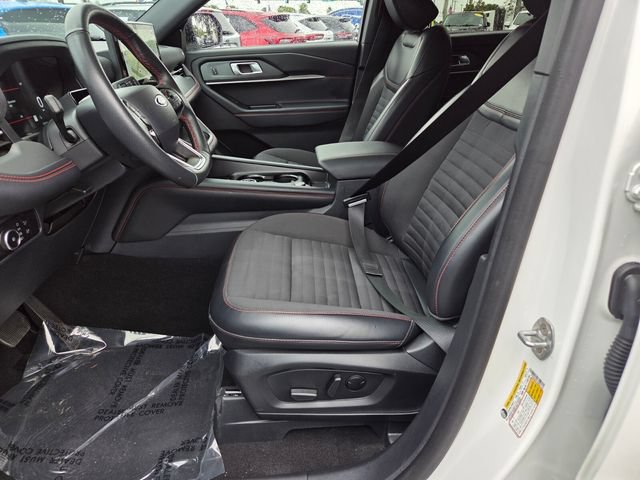 Certified 2025 Ford Explorer ST-Line AWD/4WD image 9
