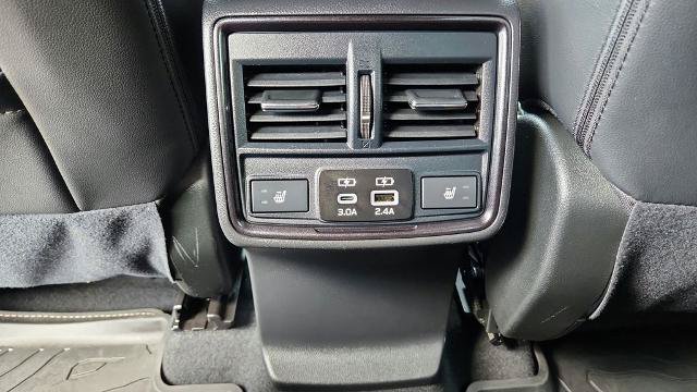 Used 2025 Subaru Forester Touring w/ Popular Package - Touring AWD/4WD image 28