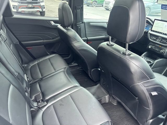 Certified 2024 Ford Escape Platinum FWD image 9