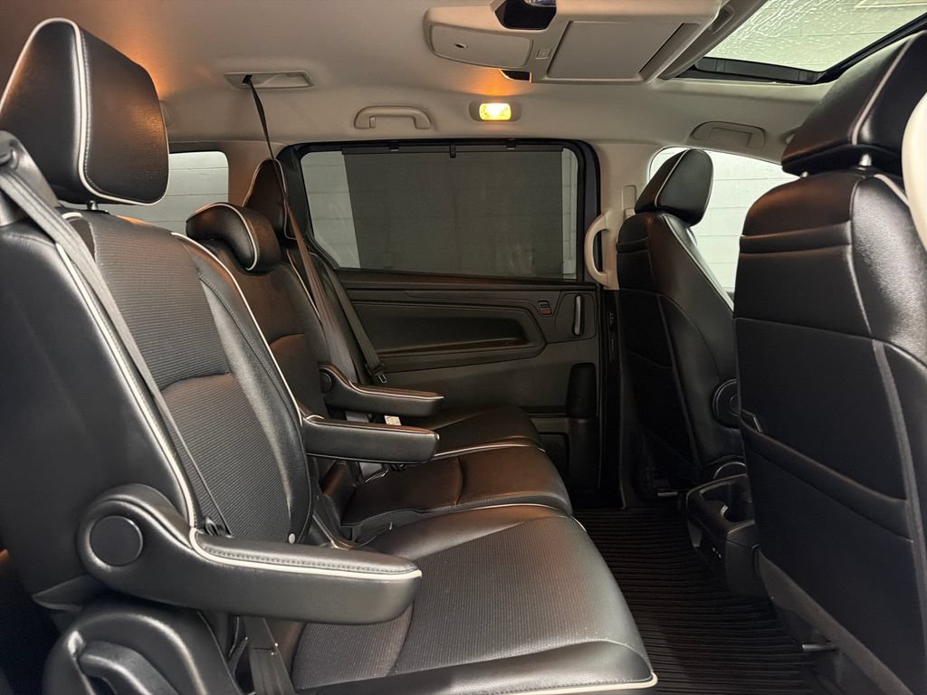 Used 2025 Honda Odyssey Elite image 31