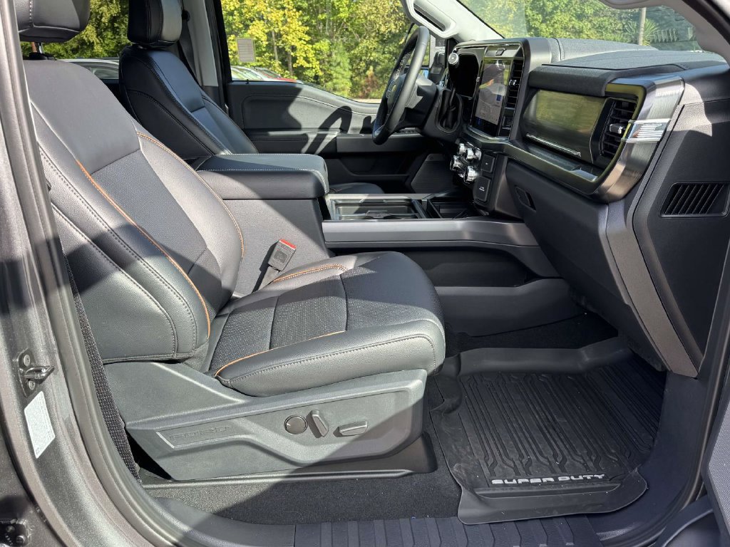 Certified 2026 Ford F350 Lariat w/ Black Appearance Package AWD/4WD image 16