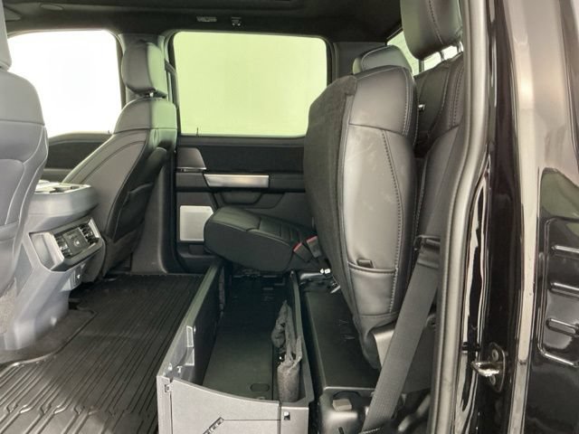 Certified 2026 Ford F450 Platinum w/ FX4 Off-Road Package AWD/4WD image 34